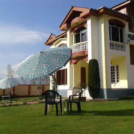 Asif Guest House Srīnagar Exteriér fotografie